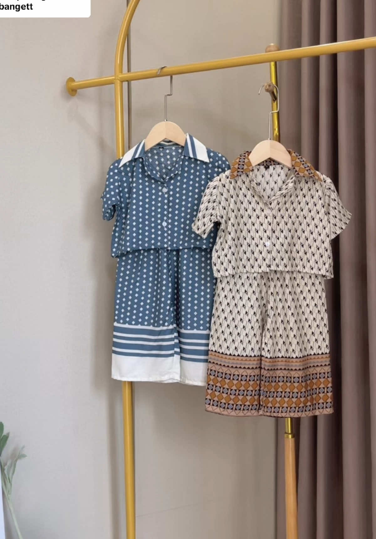 Membalas @kinan terimakasih bunda 🤗 .. ada versi lengan pendeknya juga nih 😍 #alaricstore #alaalhani #couple #oneset #onesetmurah #onesetanak #onesetkekinian #onesetcroptop 