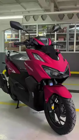 Vario 160 CBS matte red ready lagi nih,  kamu mau sekarang atau nanti 😜 #vario #vario160 #xybca #SPSMotorJawaTengah  #SPSMotor2025  #TikTokSPSMotor  #DealerMotorHonda  #SPSMotorAjibarang  #SPSMotorBanyumas  #SPSMotorPrambanan  #socialmediaexcellence2025  @spsajibarang  @ahass07012  @spsmotorbanyumas 