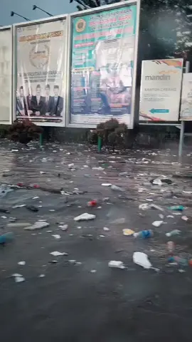 Ada apa dengan Mataram Mataram saat ini lagi di landa dengan banjir yg begitu dahsyat mohon do’a untuk saoda saodari yg ada di NTB #pyppppppppppppp #likes #komen 