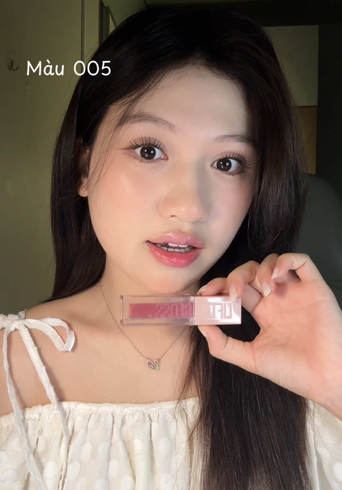 Màu này an toàn dễ dùng nhất òiii 🥰  #reviewlamdep #goclamdep #makeup #Makeupdedang #maybelline #liftergloss #sonbong 