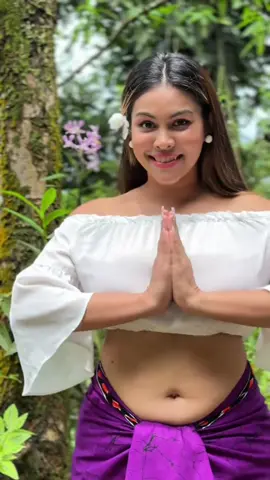 Aurudu queen 💜🤍 #foryou #foryoupage #fyp #viral #trending #crush #actress #srilankanactress #fypシ #dance #vibes #lungi #aurudu #creatorsearchinsights 
