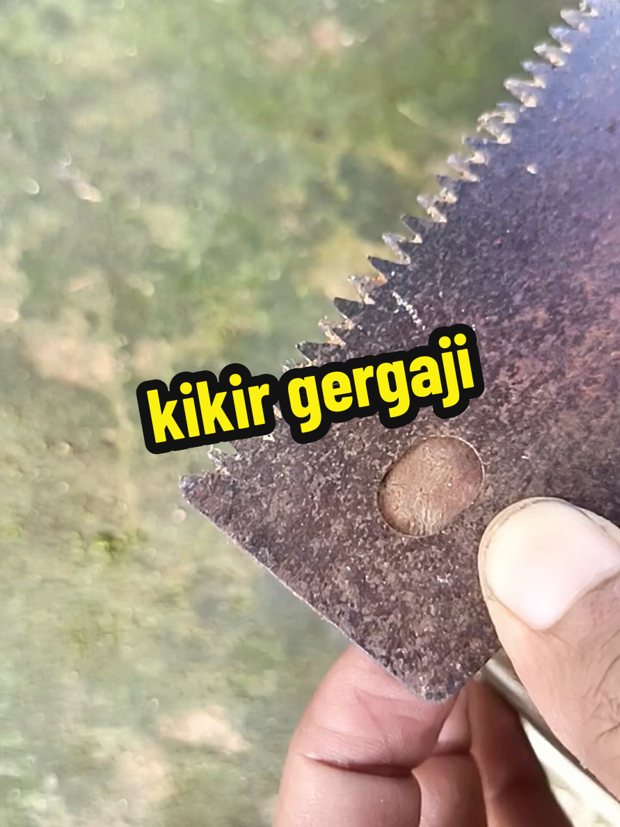 kikir gergaji untuk mengasah mata gergaji biar tetap tajam #kikir gergaji