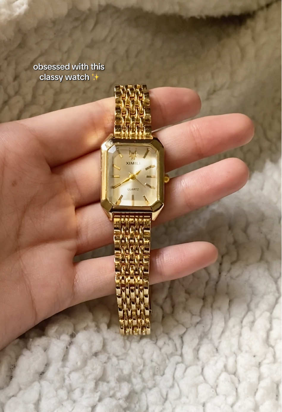 lakas maka classyy! ✨🤍 #watchrecommendation #watchforwomen #goldwatch #ximili #watches #classywatches #classy #forwomen 