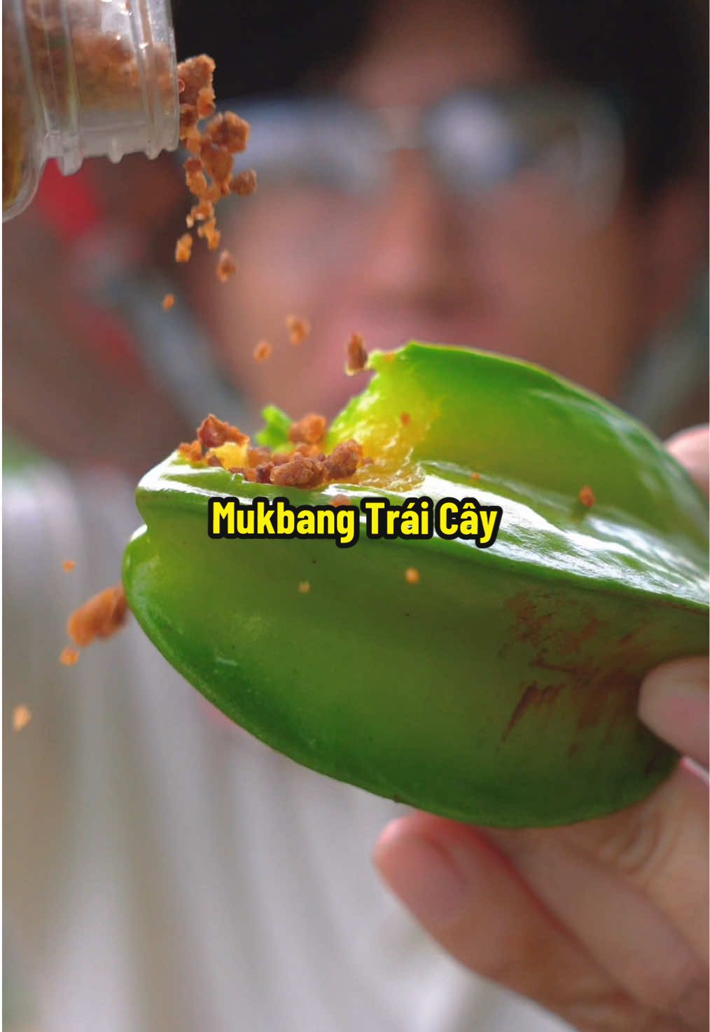 Mukbang khế với muối lá chanh siêu ngon nha #hienonha 