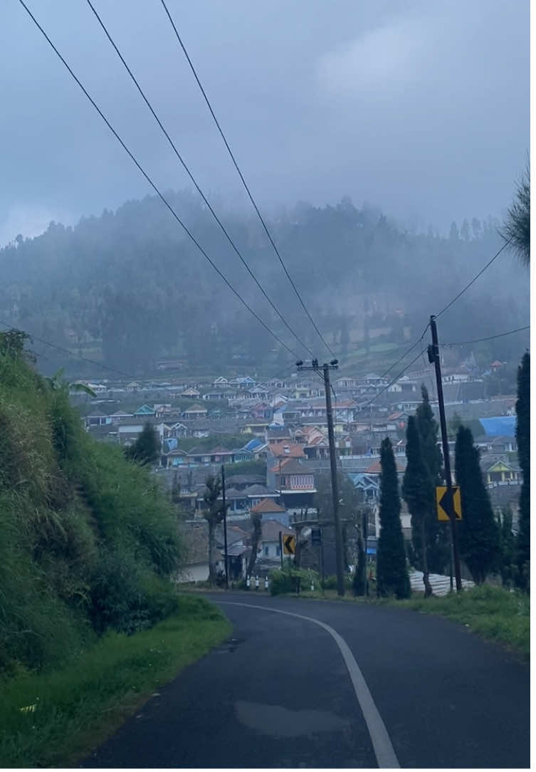 masyaaAllah, view bromo via pasuruan 🧡  #bromo #bromotenggersemeru #bromotrip #pasuruan #pasuruanjawatimur #tosari #fyp #foryou #fypage 