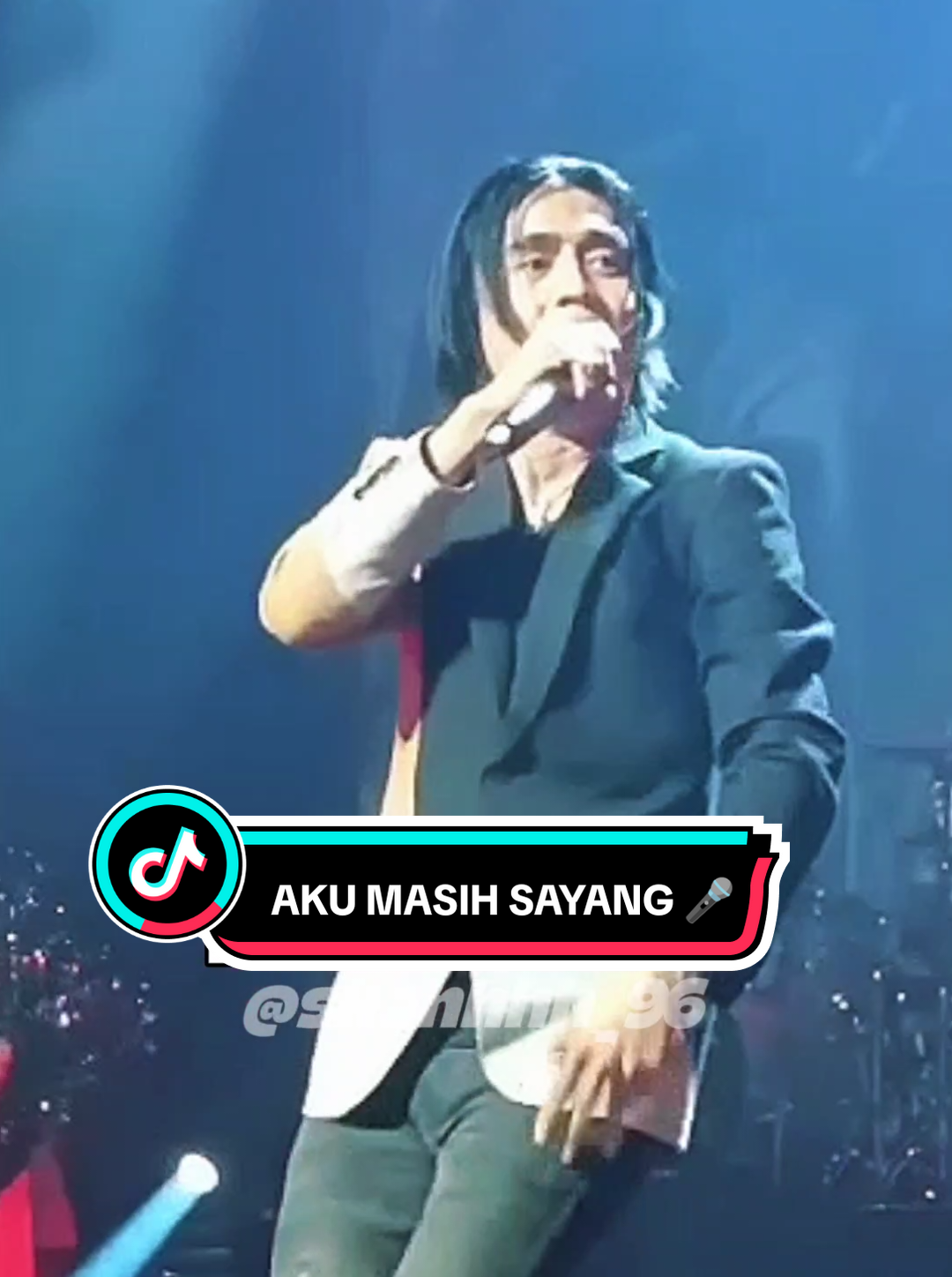 ST12 - AKU MASIH SAYANG 🎤  #st12 #akumasihsayang #setiaband #fyp #galaubrutal #laguindonesia #lypsync #lipsync 