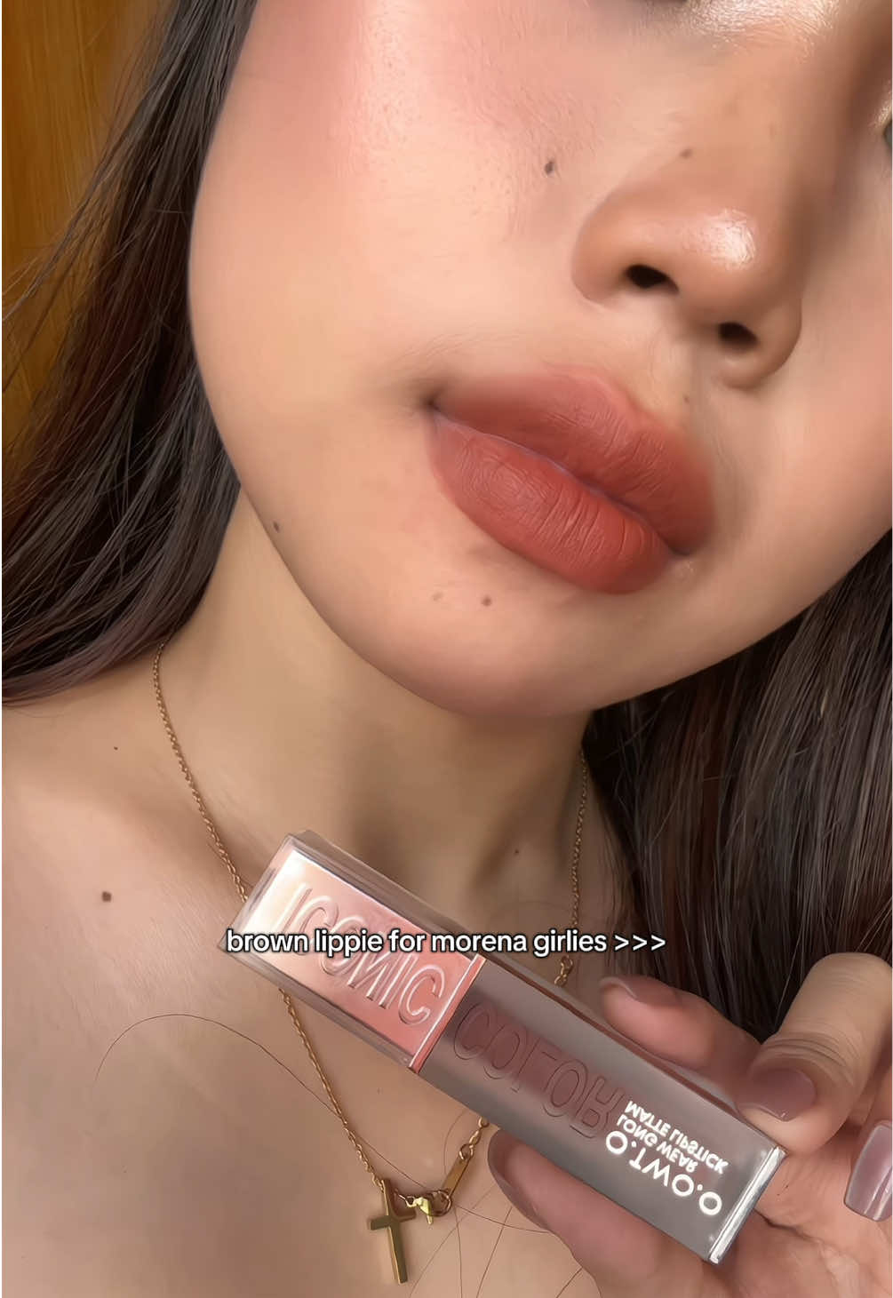 the best!😩🤎 #otwoo #otwoolipstick #otwoophbeauty #lippie #brownlipstick 