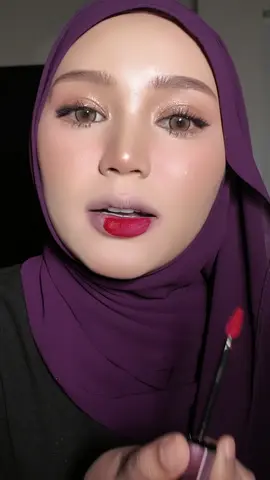 Omg dia datang dengan lip velvet pulok 😍