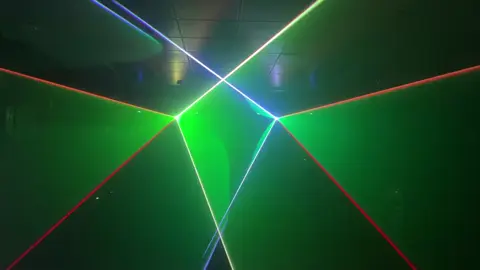 Laze 3W giá chỉ với 3 đồng 9 #densankhau #lighting #xuhuong #laserlighting 