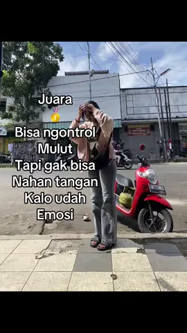 Kalo emosi tangan gemeter njirt