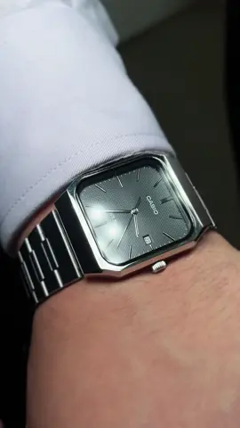 POV: you put the watch on and now she’s texting back 👀