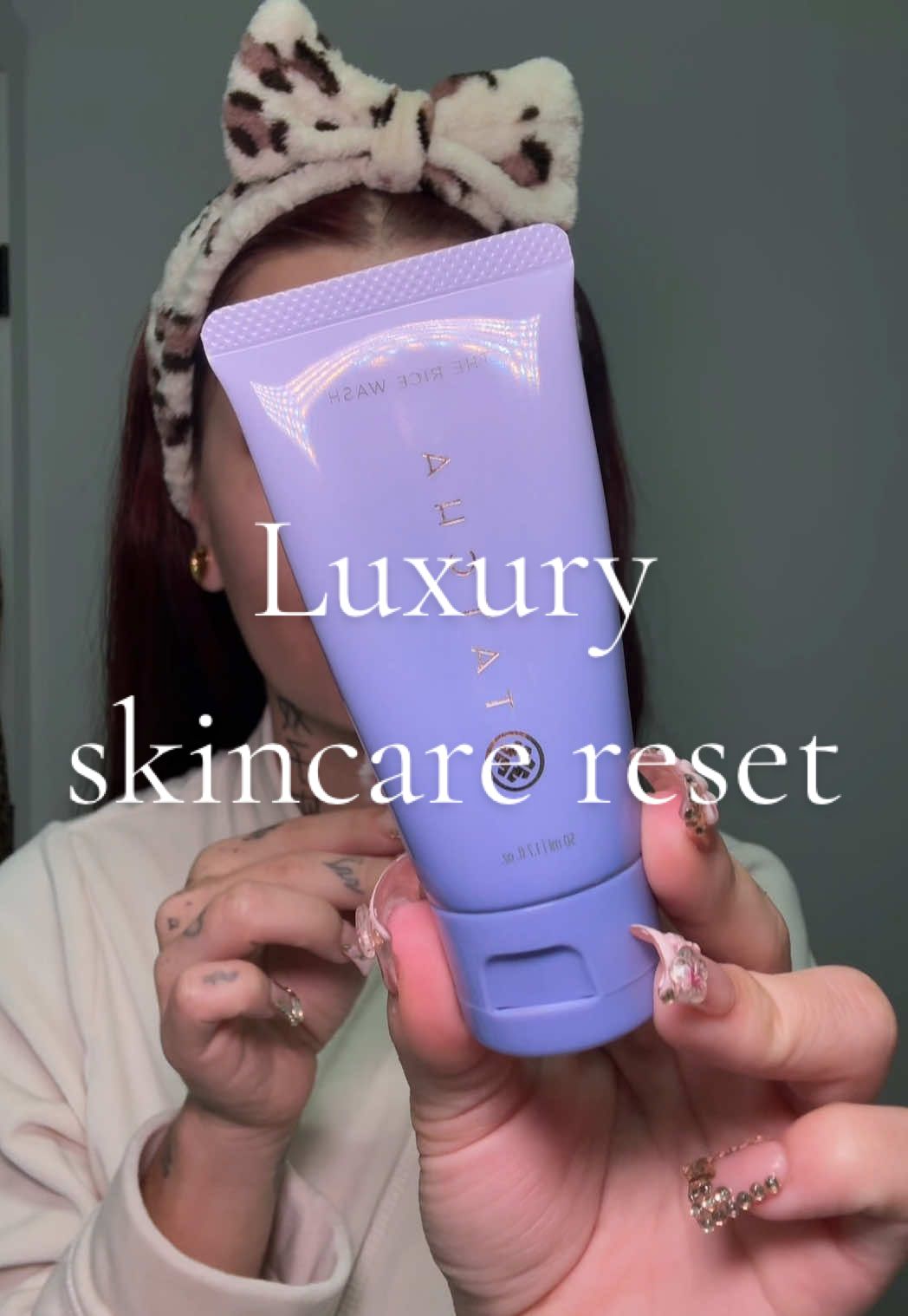 Luxury reset after a week long glamping trip with kids, learning my cat gets motion sickness and 95°f every day 🙂‍↕️🤞🏼 #luxury #skincare #esteelauder #cleansingbalm #sensitiveskin #curology #catmom #glamping #reset @The Estée Lauder Store @LANEIGE @Peter Thomas Roth Labs @Tatcha US 
