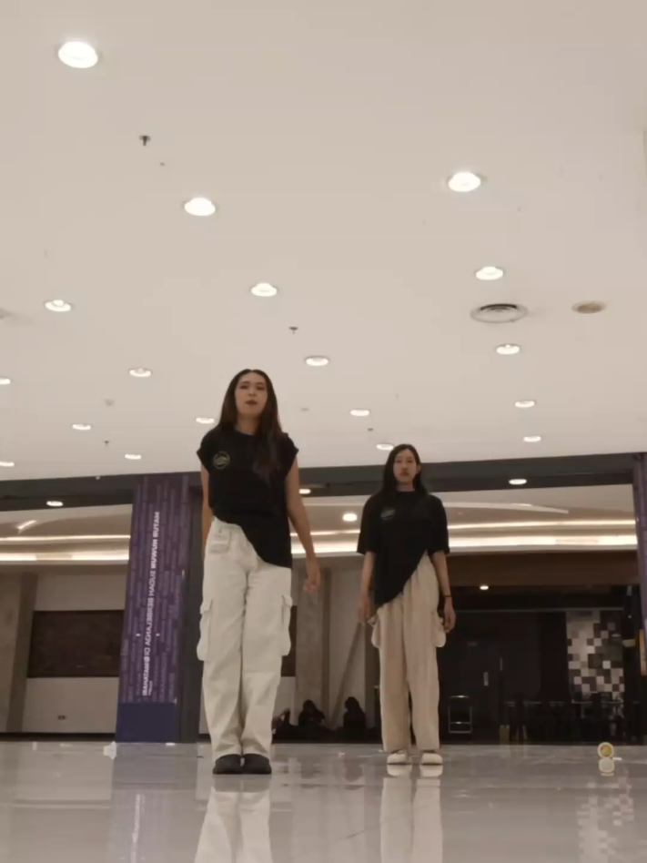masih dengan geol geolnya Ian Sopian 😁  @Hearts2Hearts #Hearts2Hearts #하츠투하츠 #H2H #STYLE #Hearts2Hearts_STYLE #kpopdancecover #kpopfyp 