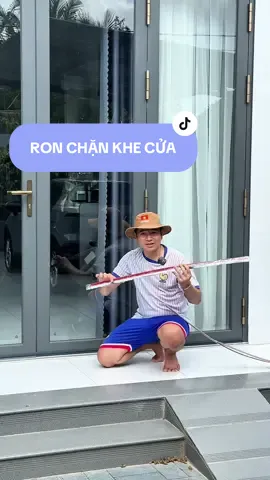 Đây là thanh ron chặn khe cửa mà Nhân mua đi mua lại nhiều lần. Vì xài nó bền mà lắp vào gọn gàng không làm xấu cửa #nhantayhome #tumuadoreview 