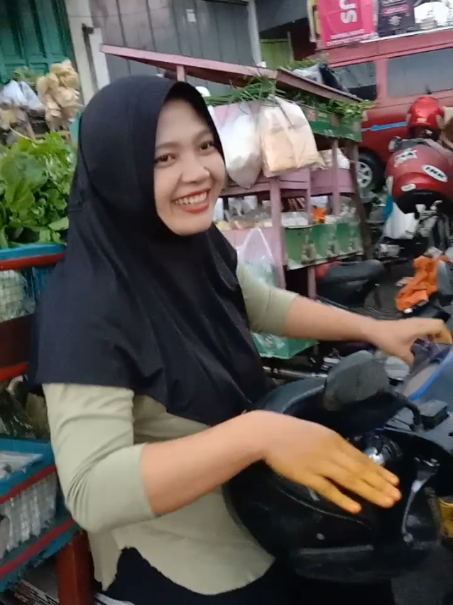 bakul anyar Agi reyen nih bos senggol dong  #sayurkelilingpurbalingga  #bakulsayurcantik💞 