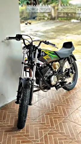 Tarik base Jiii #byangkerokjalanan #byangkerokstyle #rxkingindonesia #bandungstyle135 #fypシ #trendingtiktok #tiktokviral #yrcc135cc #2stroke 