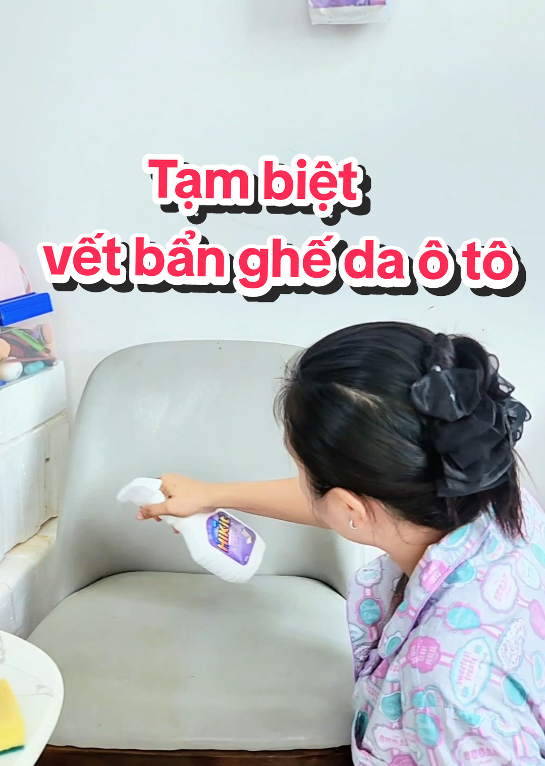 Tẩy ghế da oto, ghê da sofa Hikit, chân ái cho mọi nhà luôn. chai 500g xài được lâu lắm luôn..#giadung #mexuka #FlashSale #DealHờiTikTok #tayruadanang #hikit #taygheda #giadungthongminh 