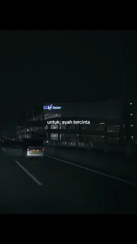 satu pesan/dia buat ayah kita, di persilahkan....  #xyzcba #lyrics #fouryou 