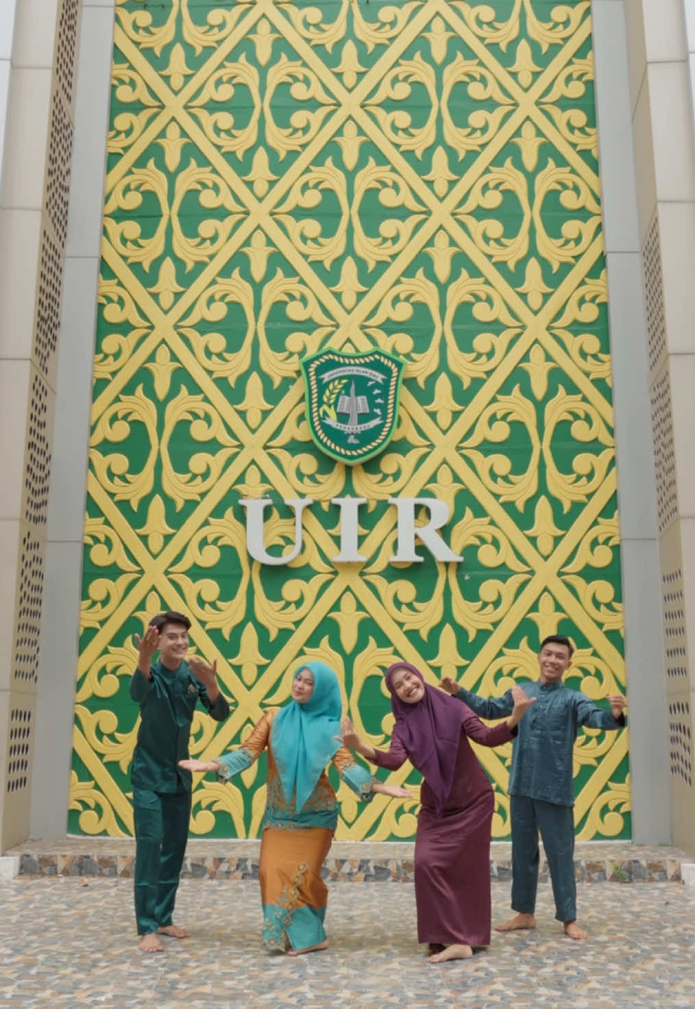 sambut hari libur dengan melayu di hati @AL HAFZH  #universitasislamriau #kampuspilihan #lifeatuir #kampusunggul #senipertunjukanuir 
