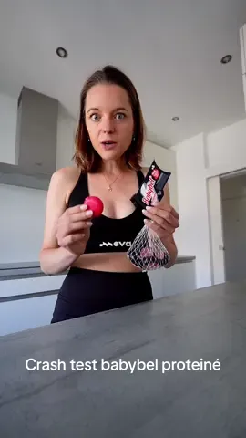 En fait @Babybel France , ça a une compo super CLEAN 🙂 On a seulement 4 ingrédients! En post work out j’ai voulu tester la version protéinée (on a quand même 18% de protéines en plus et moins de matières grasses que la version originale)  Par filet : 28g de PROT !  Pour le goût : exactement le même 🥲 il faut absolument que tu testes !  Le site : https://babybel.fr/product/mini-babybel-proteines/  Collaboration commerciale #foodtest #crashtest #proteine #snackproteine 