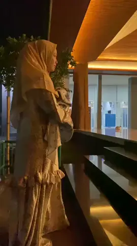 Gus Muhammad putra kedua Almagfhurlah KH.Alamudin Dimyati Rois, . Gus Junior akhirnya bertemu dengan Baba dan Kakeknya.  Alfatihah buat Mbah Dimyati Rois & Gus Alam...  #masukberandafyp #santri #viralvideo #gusalam #syaikhona 