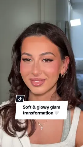 She’s such a doll 🥹 Glowy base + a soft eye = my dream glam 🤍#clientconsultation #makeuptransformation #flawlessbase #softglowyskin 