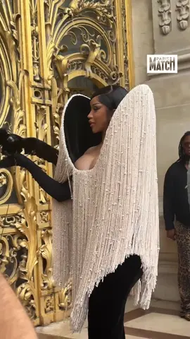 Schiaparelli.. 🖤 #cardi #cardib #foryou #fyp #viral #fashion 