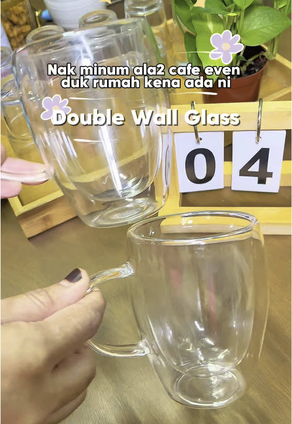 Gelaa kopi gaya aesthetic ala2 cafe.   #gelasdoublewall #doublewallglass #cawankopi #kopipanas #kopimalaysia #kopiaesthetic #gelaskaca #kopiselesa #coffeetime #coffeeglass #baristastyle #baristavibes #kopiharian #coffeelovers #kopisetiappagi #gelastahanpanas #gelaskopi #kopistyle #gelaspremium #minumkopi #coffeebreak #kopisantai #cawanaesthetic #gelasterbaik #coffeetiktok #kopicedok #coffeehack #kopirumah #homebarista #kopicantik #kopiloversmalaysia #fyp 