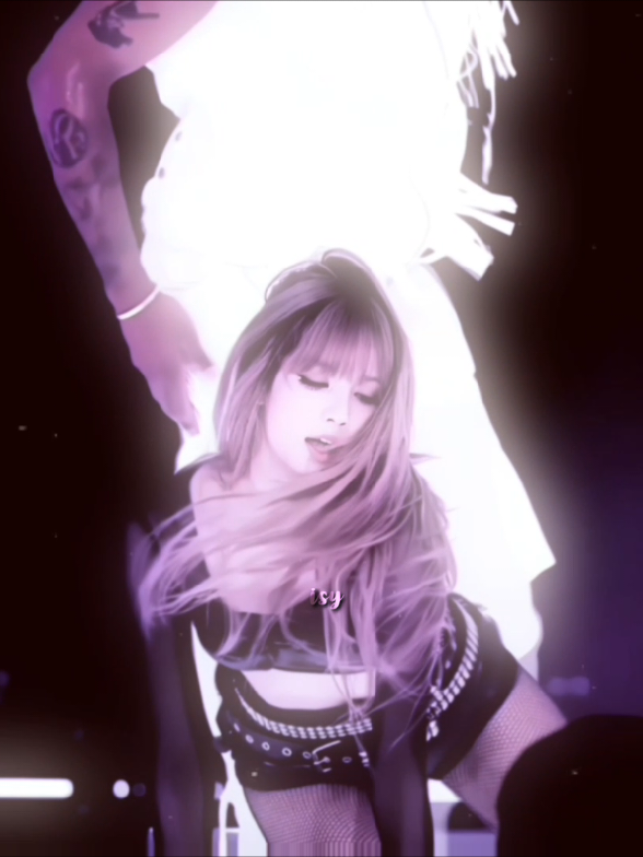 : đợt này sốc visual của cổ nhất 🫦 #lisa #llst✩ #purelight☾ #psieꨄ #as_rs☆ #fst♡ #cgt🎼 #bpme♡ #isy🐿️ #viral #fyp