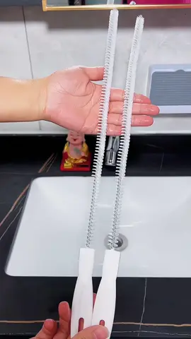 Cây chổi toilet thông tắt cống bồn rửa mặt #caythongtacboncau #thongboncau #giadungnhatam #thietthuc 