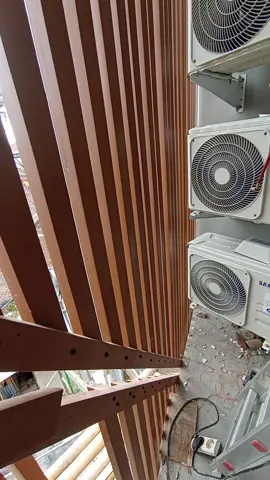 ini namanya kesempatan dalam kesempitan. . #airconditioner #fypシ #pasangacmalang #serviceacmalang #malanghits #arekmalang #arema 