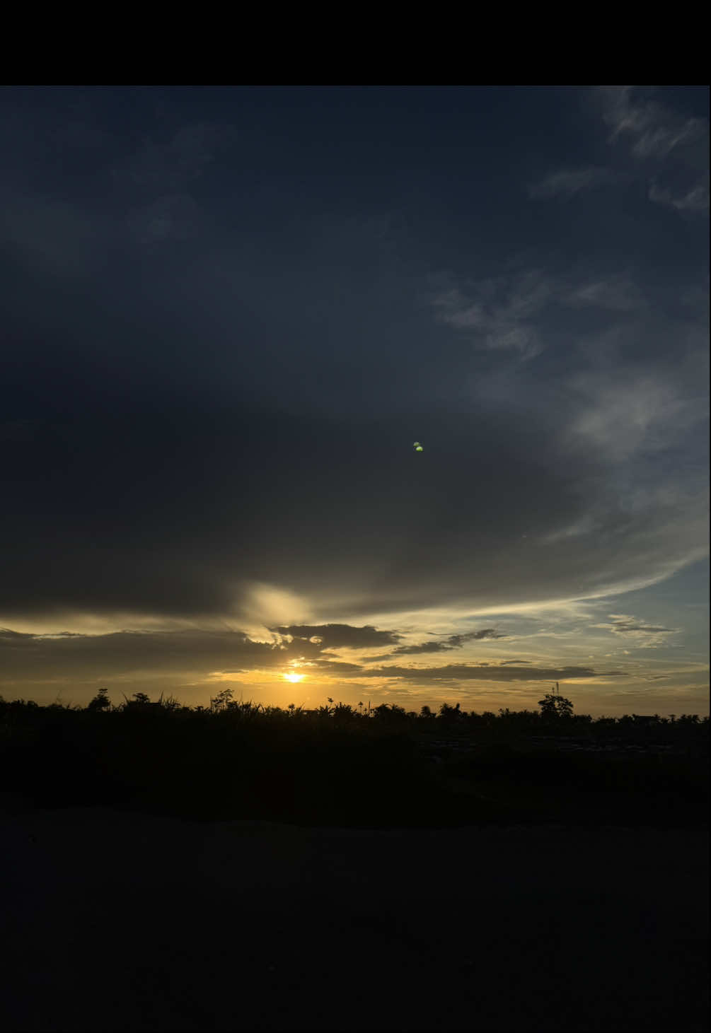 Bầu trời bỗng đẹp hơn từ ấy ….