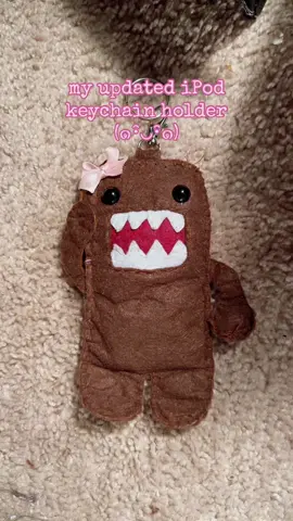 posting all my cool stuff until this b00ty app disappears from the US </3 #domokun #domo #ipod #ipodnano #ipodcase #case #craft #handmade #music #parati #foru 