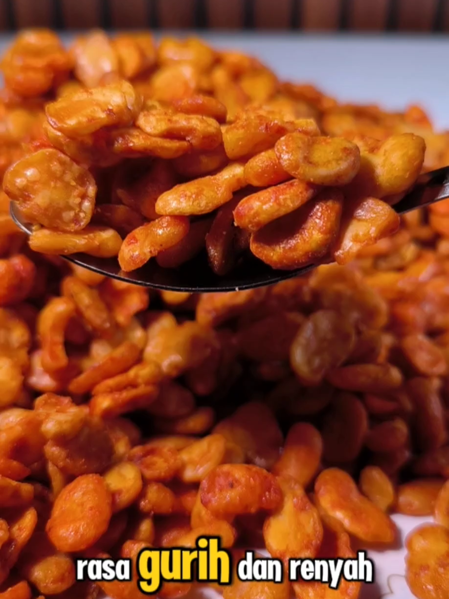 Cicipi kelezatan kacang koro kupas pedas, yang renyah dan penuh rasa.! Cocok banget buat kamu yang suka cemilan pedas dengan tekstur gurih yang bikin nagih. Kacang koro pilihan, dibumbui dengan rempah pedas khas, siap manjakan lidah dan bikin suasana makin seru. Yuk, segera coba dan rasakan sensasinya.! #kacangkoropedas #kacangkorokupas #kacangkoromurah #kacangkoroenak #kacangkoropremium