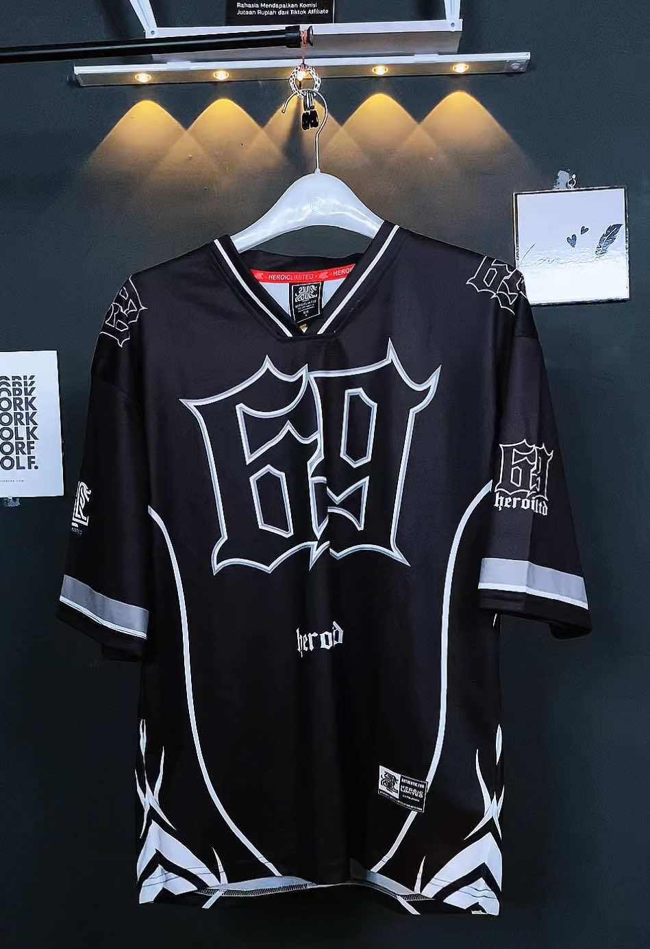 Jersey Oversize yang Cocok Nemenin Gayamu🤩 #jersey #oversize #outfit #fashion #unisex 