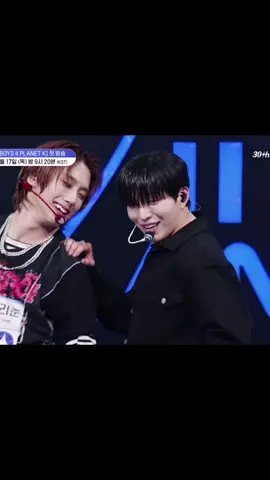 It’s a small clip, but at least I got something with the boys in it. I also saw them in the background sitting at the top of the chairs. I love seeing them up top🥺 #bbent_dkb #boys2planet #harryjune #heechan 