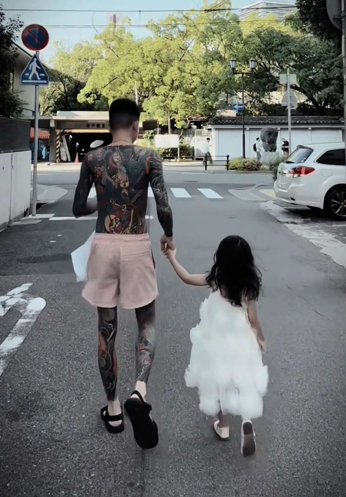 Bình thản mà bước , đơn giản mà sống . Nhân sinh do trời , đói nghèo do ta , vạn sự tuỳ duyên , thuận theo tự nhiên ! #anhthomayjapan #xamhinhtaikobe #kobe #hyogo28🇯🇵  