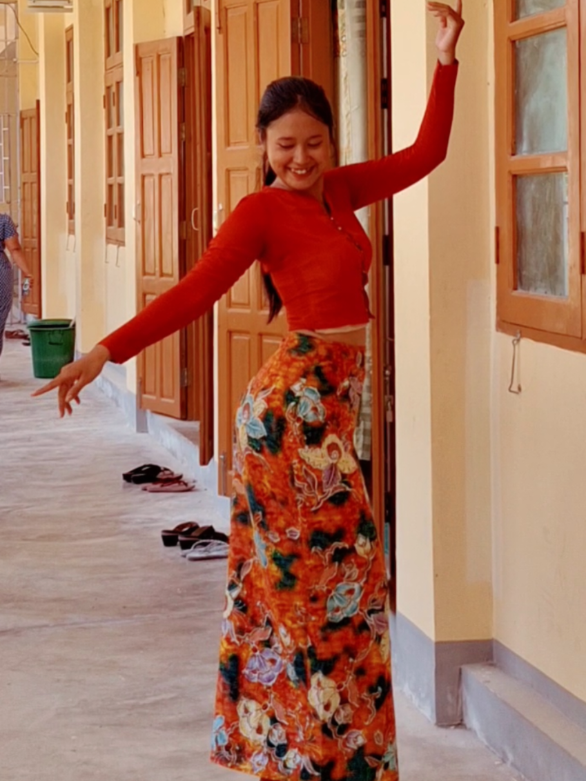 ကာယအလှမယ် သမီး​လေးရဲ့ ပထမဆုံးအပတ်တုန်းက လေ့ကျင့်မှု​လေး အရမ်းကြိုးစားတဲ့က​လေး ခုဆို တအားပိုလှ​သော @Ur Mommy OuOu  #englishdepartment #တက္ကသိုလ်နယ်မြေ #myanmartiktok #views #viral #fyf #fyp #meiktila 