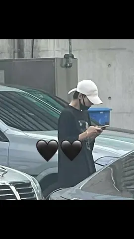 today's jeonghan is still to thin.. 🥺 #jeonghan 