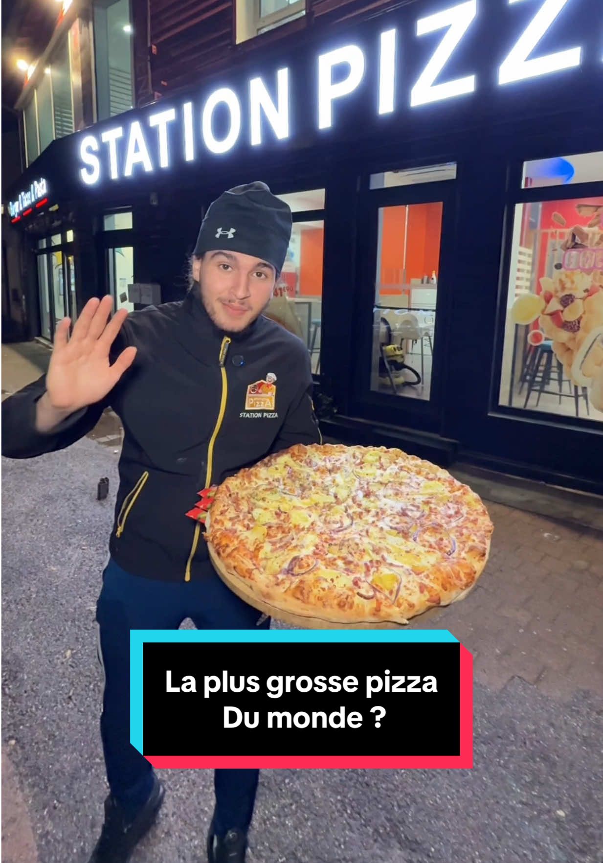 Tu peux la finir ? . 😍 De l’authenticité à partager  Nous faisons aussi la plus grosse pizza de Lyon  De 55cm —————————————  👉🏼 nous avons 34 ans d’expérience . 📍9 restaurants dans la région Rhône-Alpes  . #lyon #lyonfood #restaurant #restaurantlyon #pourtoi #halalfood #lyonfrance 