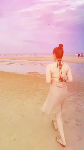 Vitamin biển…😉 Không cần đẹp, tự tin là đc🤣