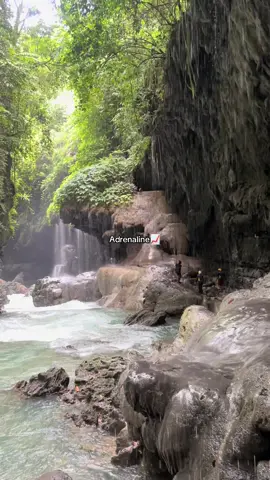 Bukan sembarang body rafting, thanks mas Deni udah temenin kita explore @Budak Green Canyon 