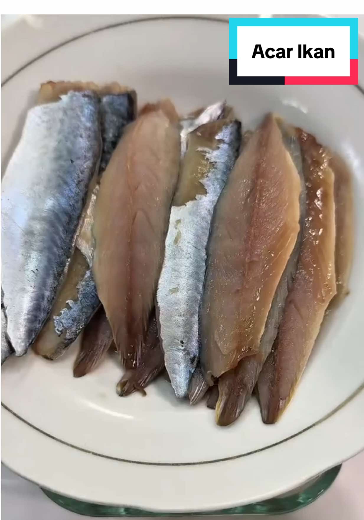 Replying to @daneenzakiyah 🥇 ACAR IKAN  #kancedinda Bahan : • 500 gr Ikan Makarel • 5 siung Bamer • 1 siung Baput • 3 cm Jahe • 1 sdm Ketumbar • 1 sdt Lada Hitam • 1 sdt Garam • 7 bh Jeruk Kalamansi • 200 ml Air Panas Fermentasi min 2 malam di dalam chiller. Tahan sampai 5-10 hari dalam kulkas.  Semoga Bermanfaat 💕 #dindaalamanda #aladinda #ikanherring #haring #herring #herringfish #ikanmentah #probiotik #ikanfermentasi #fermentasiikan #acarikan #fyp #fypシ #fypシ゚viral #mukbang #mukbangasmr