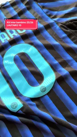 ⚫🔵 Nuovo completo INTER 25/26 🔥 Lautaro #10 pronto a trascinare i nerazzurri! Dettagli incredibili, design pazzesco… questa maglia è già storia! 💥 Chi la vorrebbe nel proprio armadio? 👕👇 #Inter #InterMilan #LautaroMartinez #MagliaInter #Inter25_26 #Calcio #FootballShirt #SoccerJersey #Nerazzurri #SerieA #ForzaInter #Interisti #MaglieDaCalcio #KitReveal #footballtiktok 