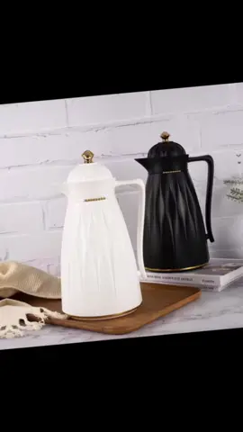 Garrafa Térmica de Café Laradore Chic - Branca e Dourada 1L por R$78,99.  #cafe #cafeteria #caferacer #cafedamanha #cafeteira #bule #cafehopping #cha #chadatarde 