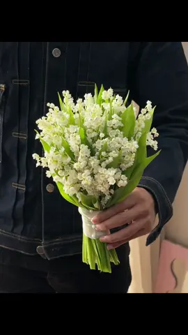 Lily of the valleys - Hoa Linh Lan ❤️. Bó hoa dâu nào cũng muốn đc sở hữu phải ko ạ❤️❤️ #thythyflower #viral #tiktok #trending #xh #hoacuoi #hoadamhoi #hoacodau #damcuoi #hoalinhlan #lilyofthevalley 