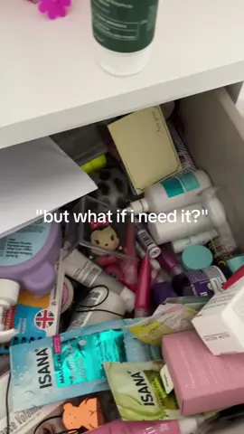 no, you dont. #minimalistic #underconsumption #CleanTok #organsized #foryoupage #zyxcab #underconsumption #organizedhome #minimalism #fouryou