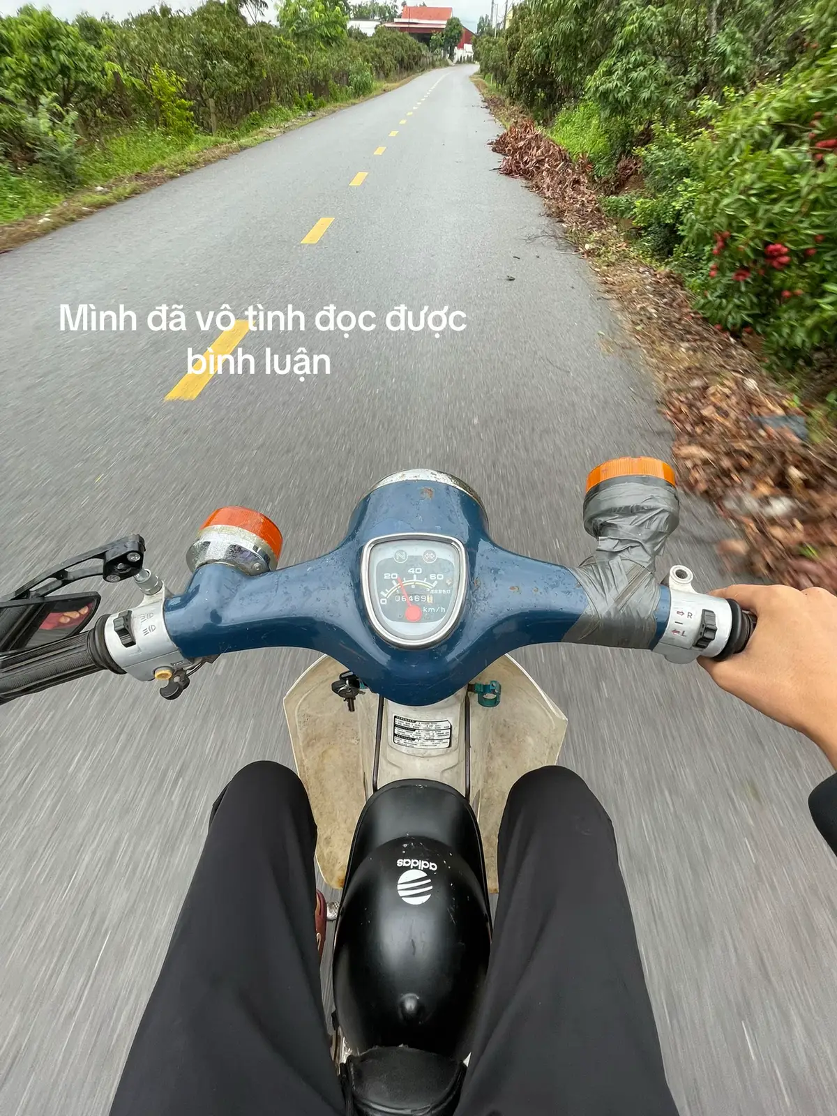 Ngàn vạn câu yêu cũng không bằng những ngày cùng nhau vượt qua giông bão. Em đi cùng anh những ngày mưa thì nhất định vào những ngày nắng trở lại anh phải che chở cho em...! #yeuminhem 💗