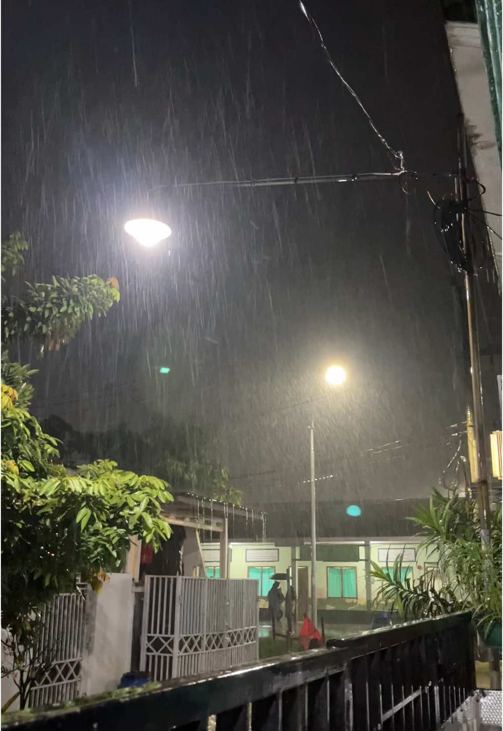 adem ayem #fyp #4u #hujan #vibesmalamhari 