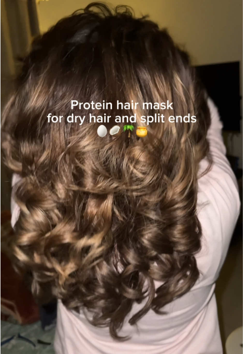 Protein hair mask for dry and split ends 😍🥚🥥🍯 . . . . . . . . #fyp #fypシ #fypシ゚viral #hairtok #haircareroutine #hairstyle #heatlesscurls #hair #fyppppppppppppppppppppppp #haircare #hairtutorial 